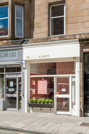 The outside of the Sorella Beauty salon at 28 Comiston Road Edinburgh EH10 5QE